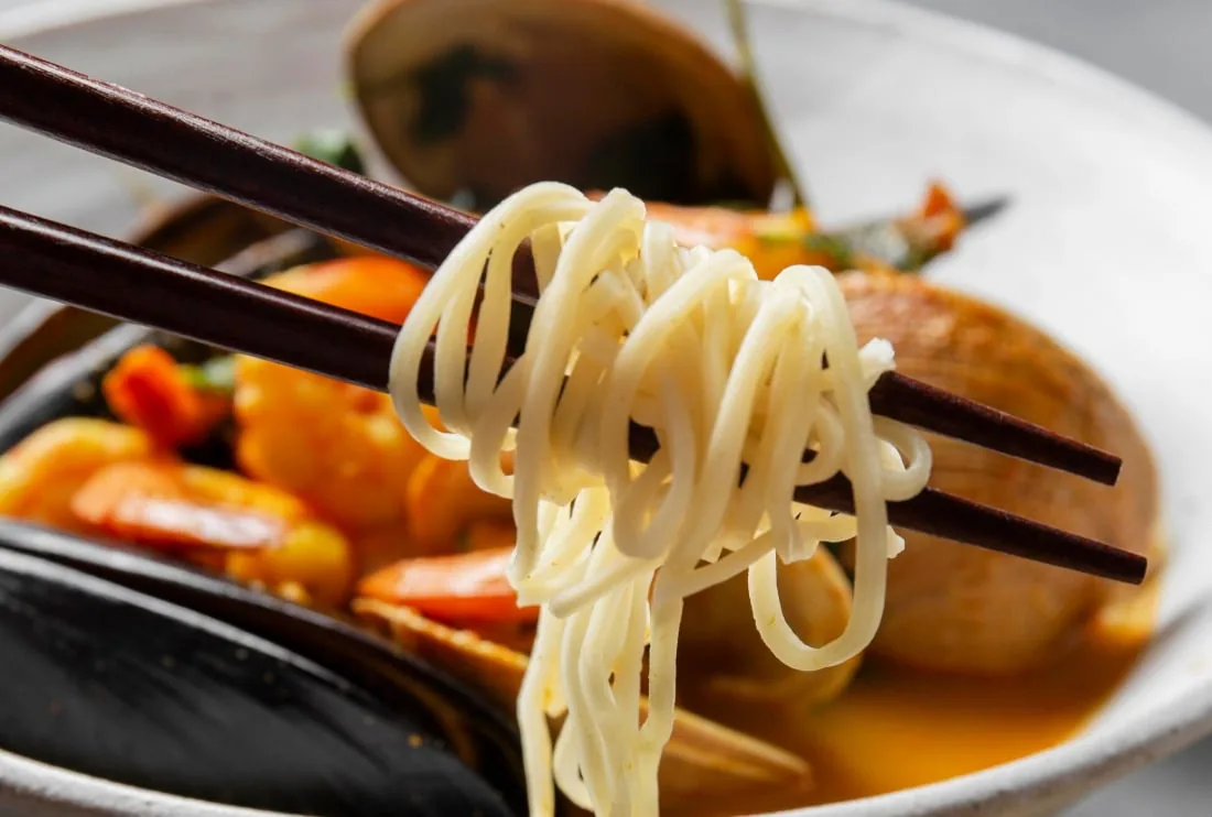 これからも うどん 日本 と そば 日本 の世界を探求し続けます のイメージ